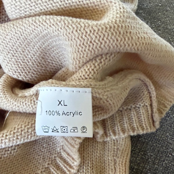 Sleeveless Button Front Knit Vest — Light Beige - Picture 2 of 3